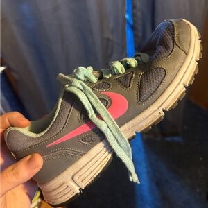 women's nikes size 9